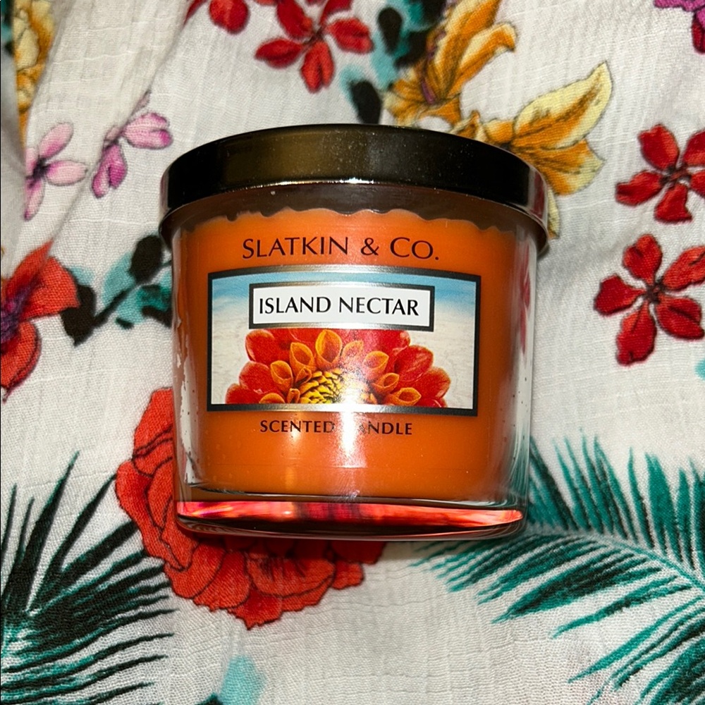 NWT Slatkin & Co. Island Nectar Scented Candle